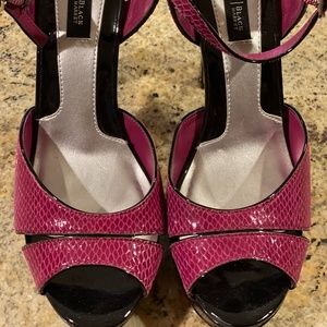 White House Black Market LIKE NEW High Heel Sandal